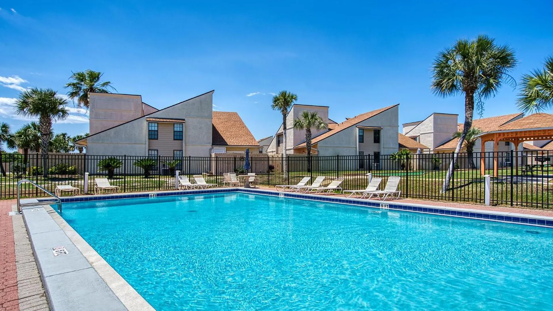 Апартаменты Horizon South 27C - Minutes From The Ocean Community Pool Панама-Сити