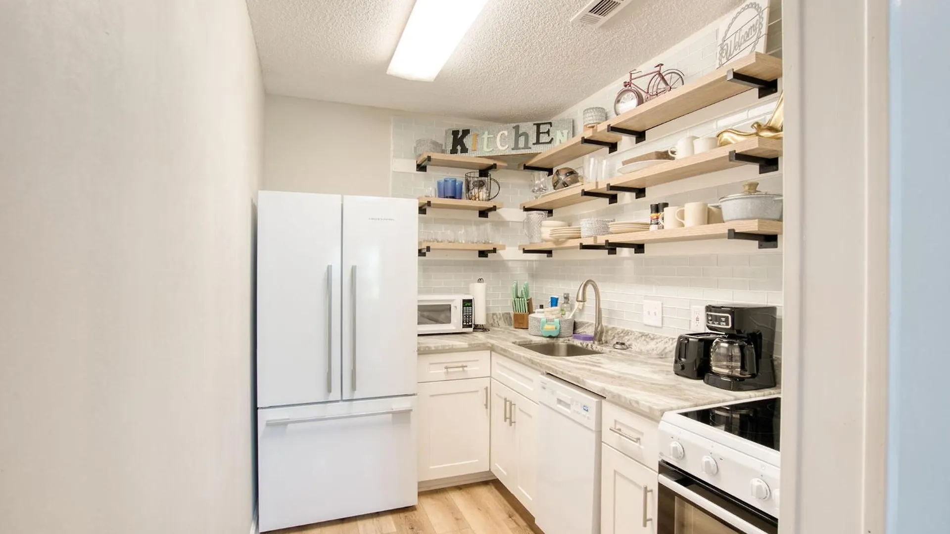 Horizon South 27C - Minutes From The Ocean Community Pool Apartment Panama City Beach United States