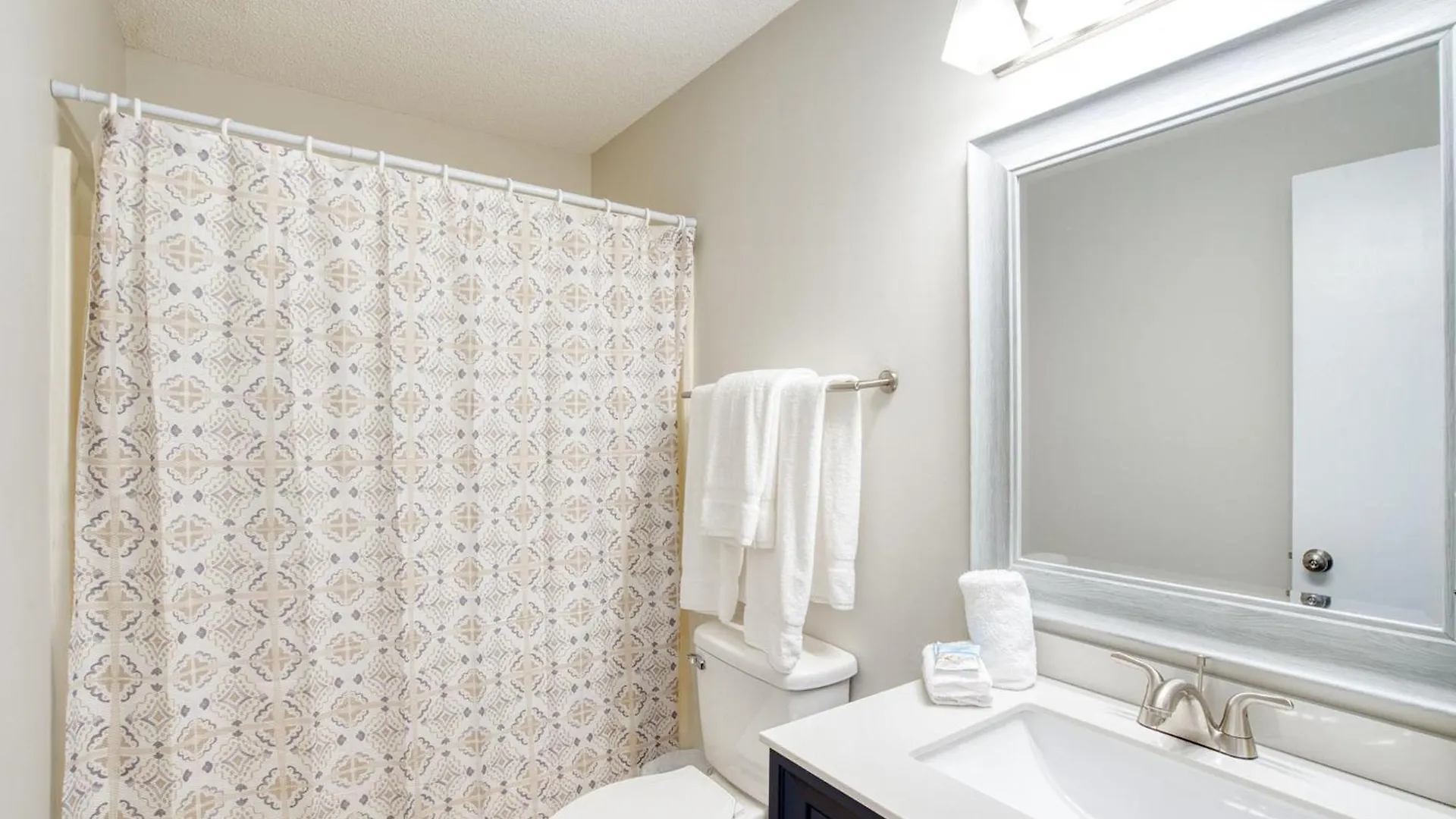 Horizon South 27C - Minutes From The Ocean Community Pool Apartment Panama City Beach