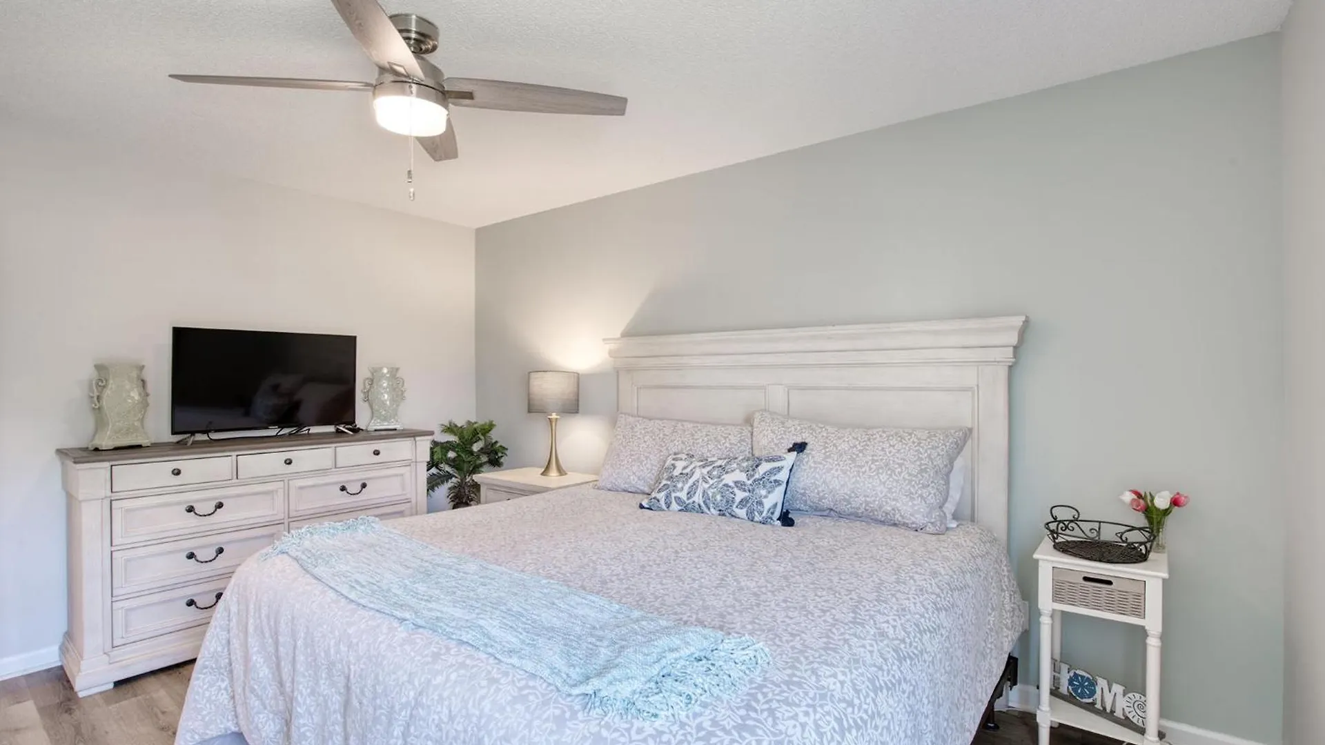Horizon South 27C - Minutes From The Ocean Community Pool Apartment Panama City Beach